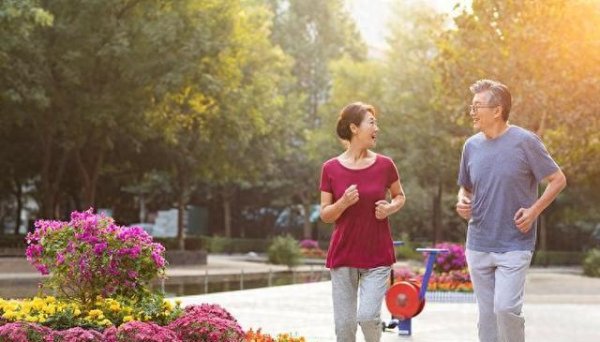 粤友钱配资 天气越热越不要轻易运动！提醒：60岁后，运动保持这个频次就好
